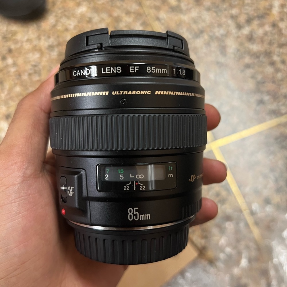 85mm f1.8 mint condition